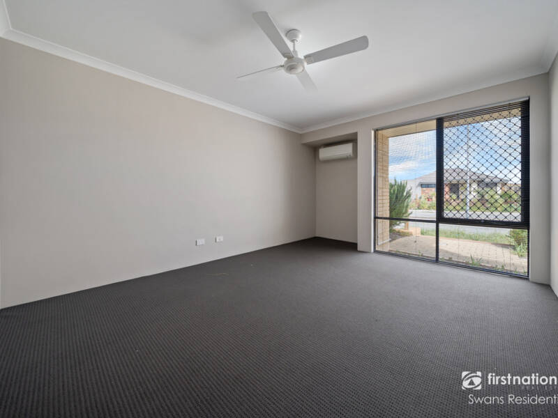 74 Delapre Drive, ELLENBROOK, WA 6069 AUS