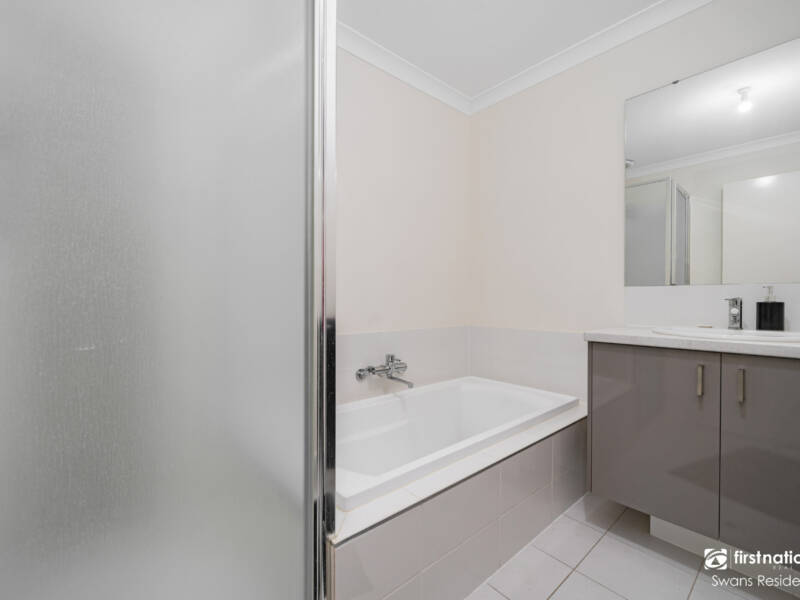 10 Gloucester Approach, BRABHAM, WA 6055 AUS