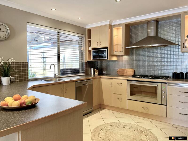 18 Mustang Drive, HENLEY BROOK, WA 6055 AUS