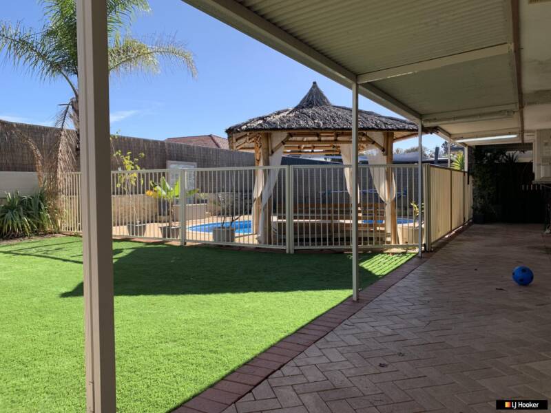 18 Mustang Drive, HENLEY BROOK, WA 6055 AUS