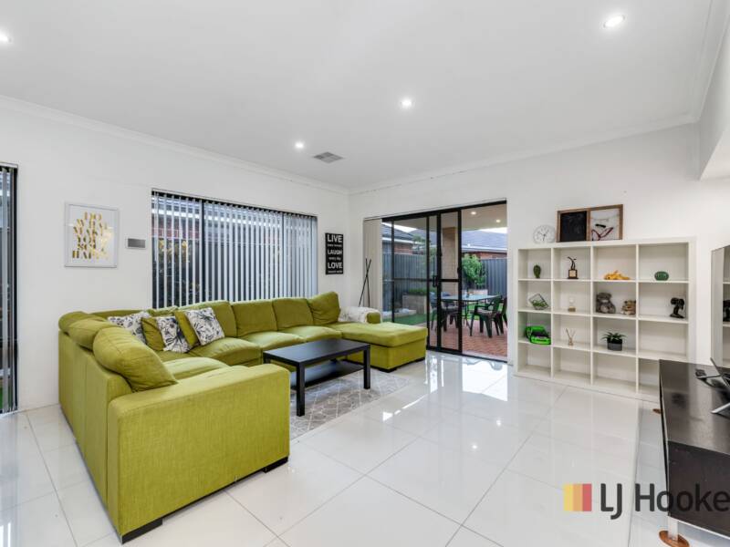23 Cheyne Way, CAVERSHAM, WA 6055 AUS