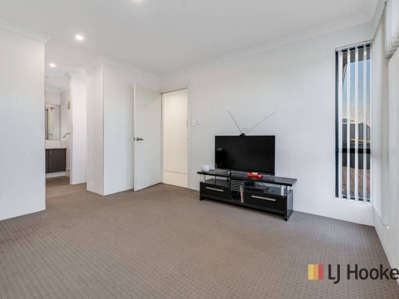 23 Cheyne Way, CAVERSHAM, WA 6055 AUS