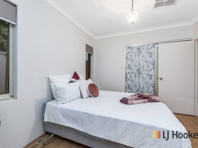 31 Dounley street, BALGA, WA 6061 AUS