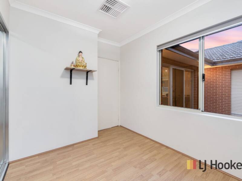 31 Dounley street, BALGA, WA 6061 AUS