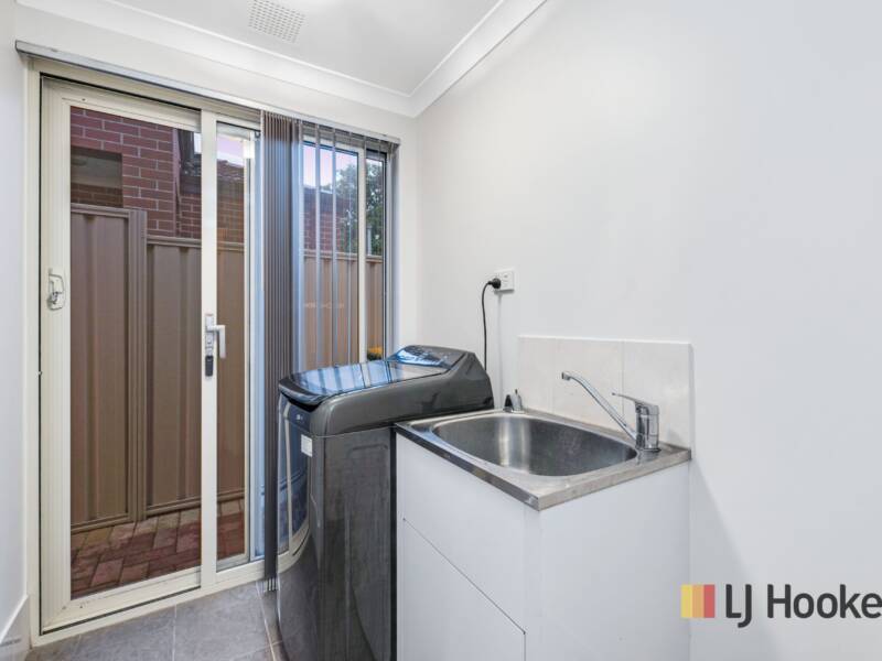 31 Dounley street, BALGA, WA 6061 AUS