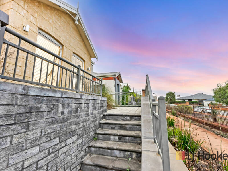 9 MACQUARIE BEND, ELLENBROOK, WA 6069 AUS