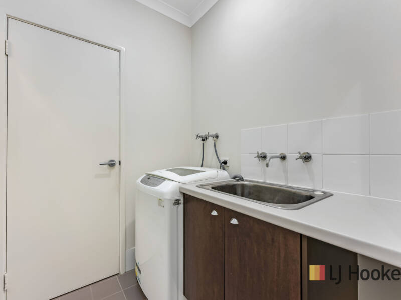 9 MACQUARIE BEND, ELLENBROOK, WA 6069 AUS