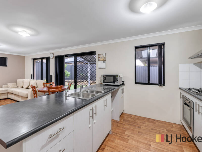 11 LIGADO AVENUE, AVELEY, WA 6069 AUS