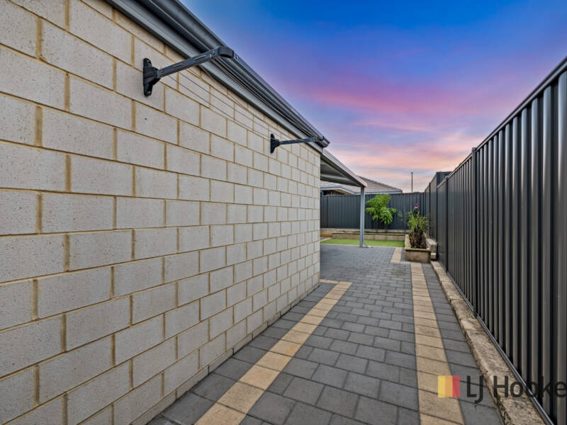 11 LIGADO AVENUE, AVELEY, WA 6069 AUS