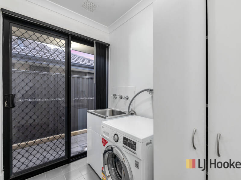 11 LIGADO AVENUE, AVELEY, WA 6069 AUS