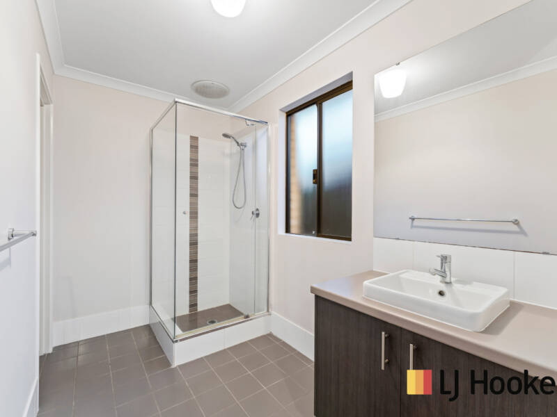 8 Minikin Drive, AVELEY, WA 6069 AUS