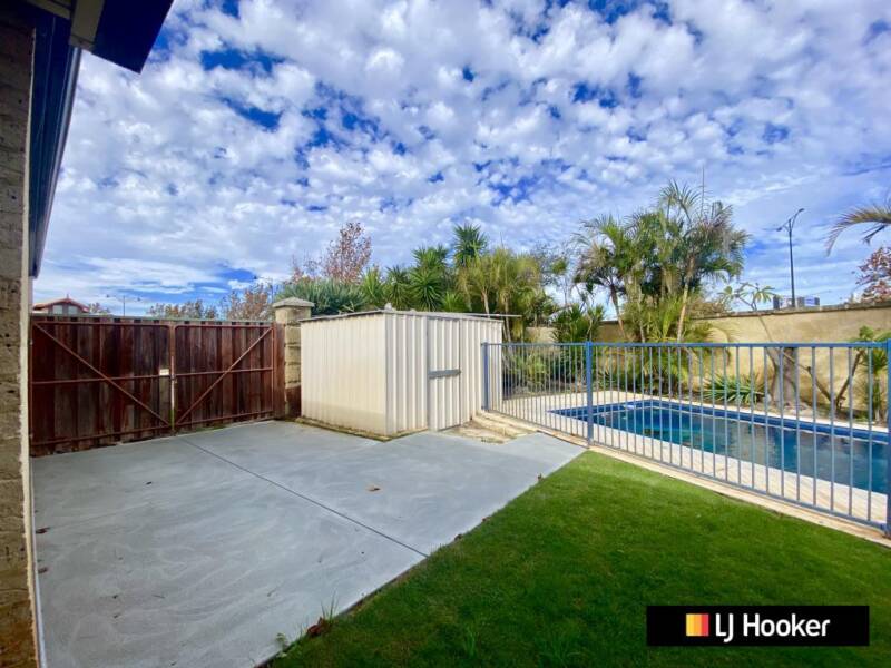 6 LOUISA GROVE, ELLENBROOK, WA 6069 AUS