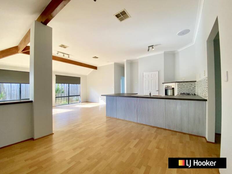 6 LOUISA GROVE, ELLENBROOK, WA 6069 AUS