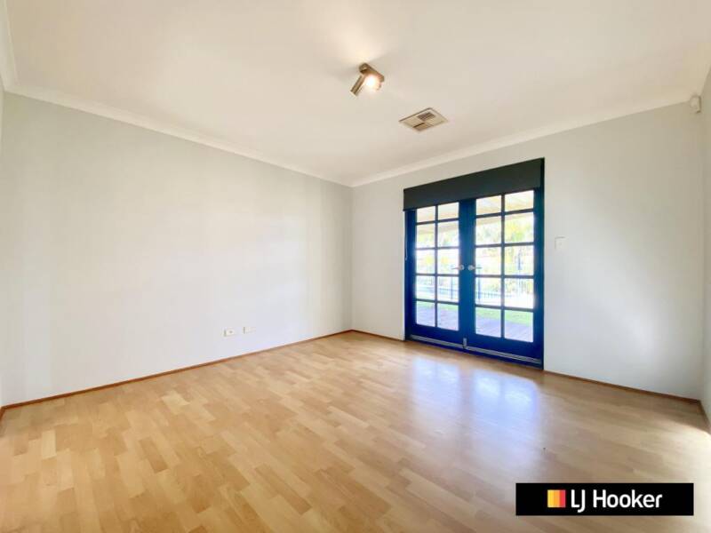 6 LOUISA GROVE, ELLENBROOK, WA 6069 AUS