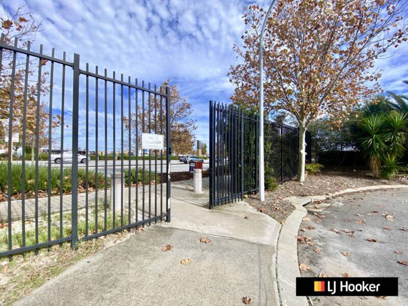 6 LOUISA GROVE, ELLENBROOK, WA 6069 AUS