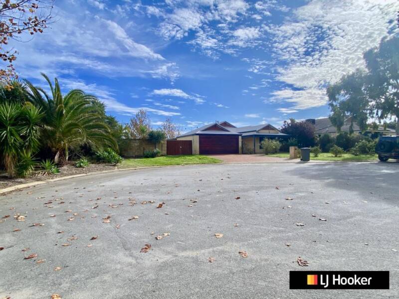 6 LOUISA GROVE, ELLENBROOK, WA 6069 AUS
