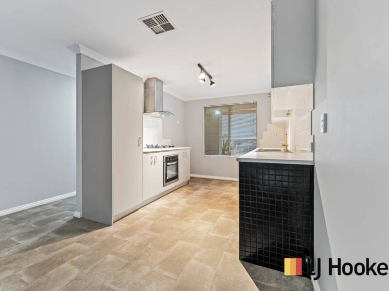 122A BRIXTON CRESCENT, ELLENBROOK, WA 6069 AUS