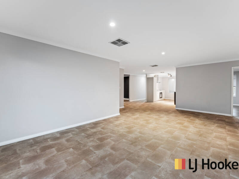 122A BRIXTON CRESCENT, ELLENBROOK, WA 6069 AUS