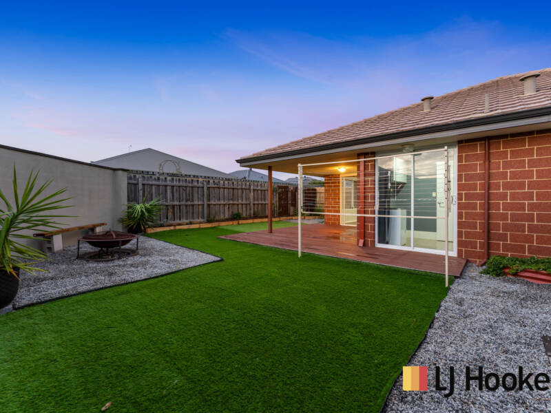122A BRIXTON CRESCENT, ELLENBROOK, WA 6069 AUS