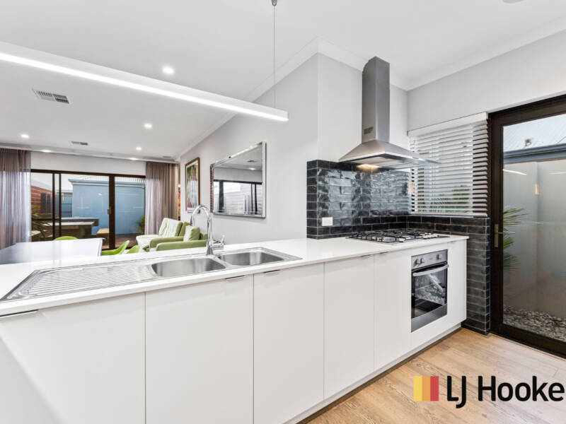65 Trethowan Promenade, ALKIMOS, WA 6038 AUS