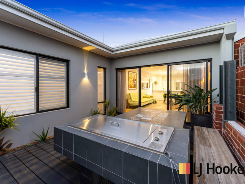 65 Trethowan Promenade, ALKIMOS, WA 6038 AUS