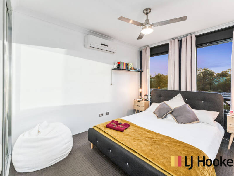 18 Mitre Bend, ELLENBROOK, WA 6069 AUS