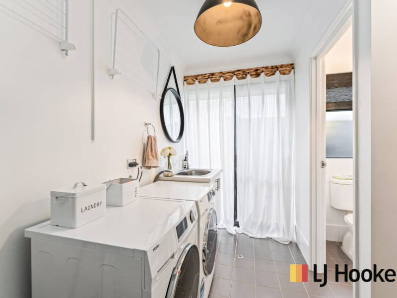 18 Mitre Bend, ELLENBROOK, WA 6069 AUS