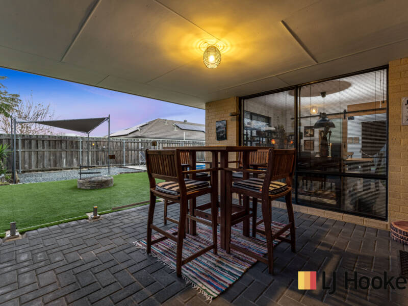 18 Mitre Bend, ELLENBROOK, WA 6069 AUS