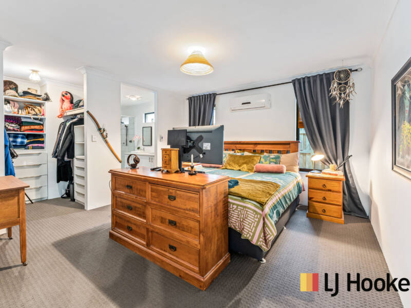 18 Mitre Bend, ELLENBROOK, WA 6069 AUS