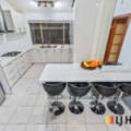 10 Pikes Close, CAVERSHAM, WA 6055 AUS