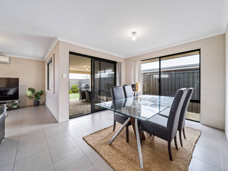 243 Millhouse Road, AVELEY, WA 6069 AUS
