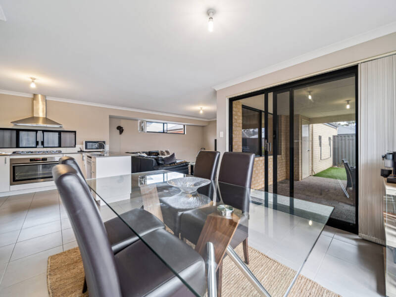 243 Millhouse Road, AVELEY, WA 6069 AUS