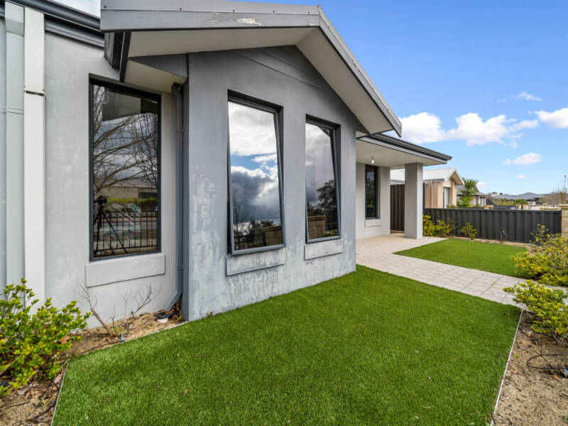 243 Millhouse Road, AVELEY, WA 6069 AUS