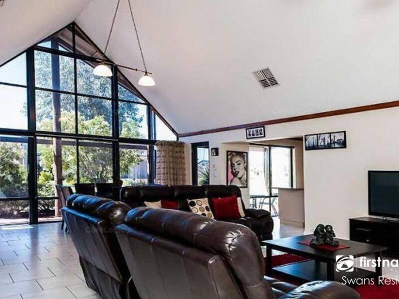 19 Woburn Park Avenue, ELLENBROOK, WA 6069 AUS