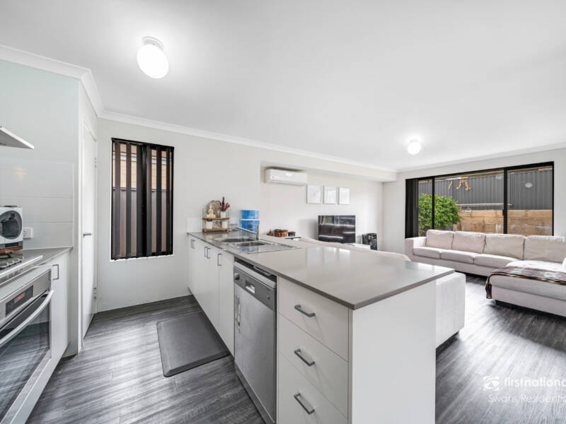 43 Alverda Parade, AVELEY, WA 6069 AUS