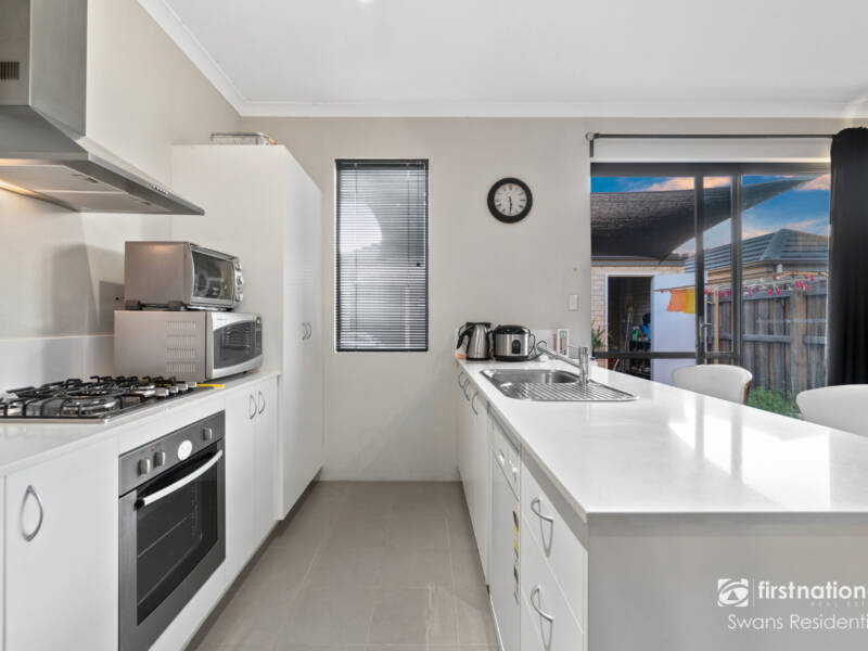 43 Grassdale Parkway, ELLENBROOK, WA 6069 AUS