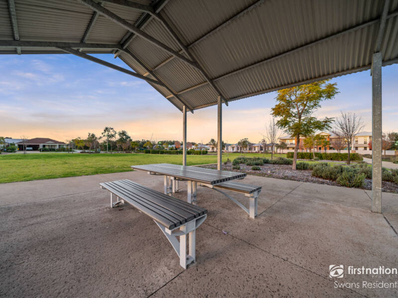 90 Cheriton Avenue, ELLENBROOK, WA 6069 AUS