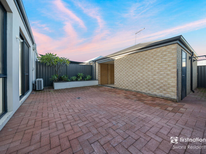 16 Kinlock Way, AVELEY, WA 6069 AUS