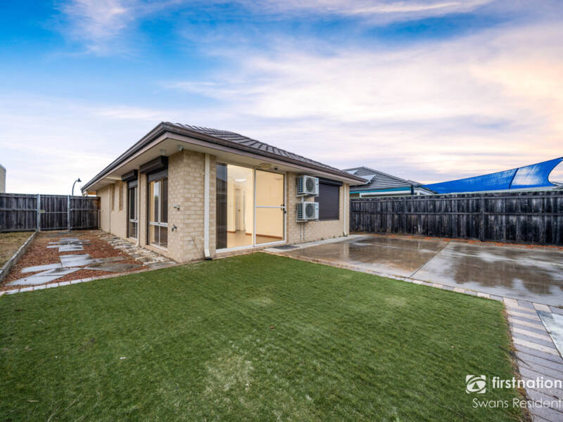 5 Pineroo Terrace, ELLENBROOK, WA 6069 AUS