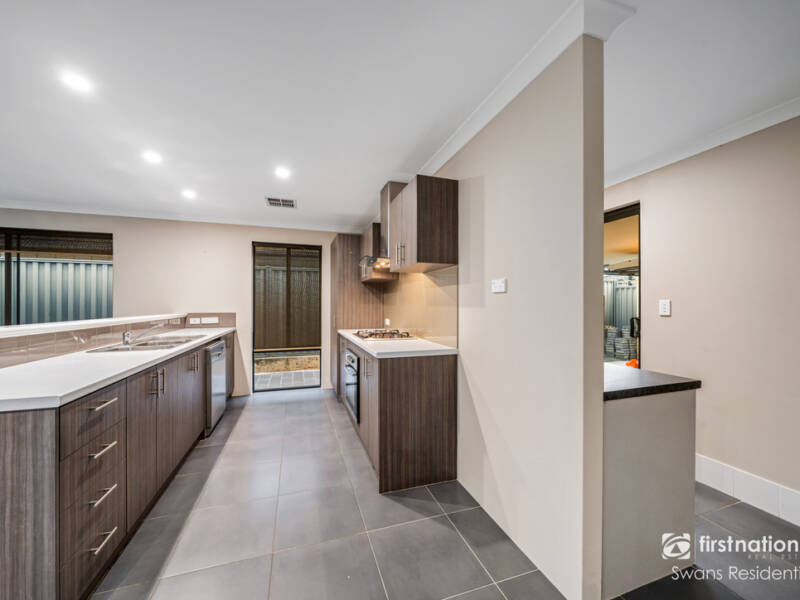 10 Marden Grange, AVELEY, WA 6069 AUS