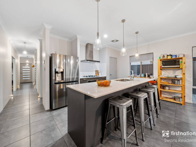 32 Wistow Drive, AVELEY, WA 6069 AUS