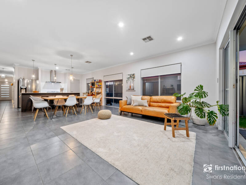 32 Wistow Drive, AVELEY, WA 6069 AUS