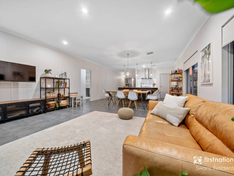 32 Wistow Drive, AVELEY, WA 6069 AUS