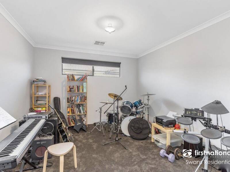15 Cardross Street, BRABHAM, WA 6055 AUS