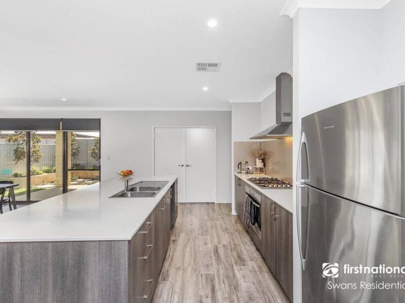 15 Cardross Street, BRABHAM, WA 6055 AUS