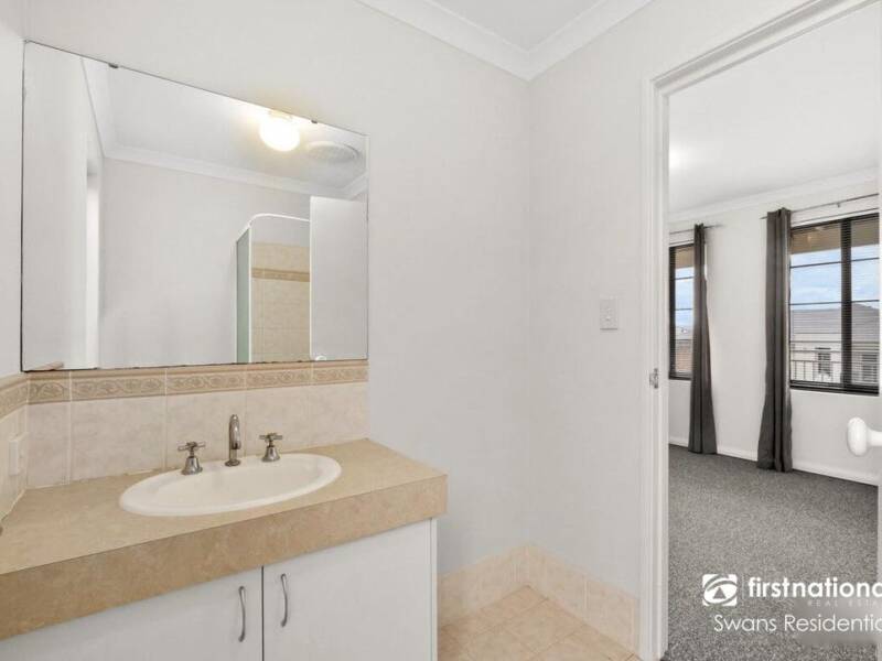 60 Brixton Crescent, ELLENBROOK, WA 6069 AUS