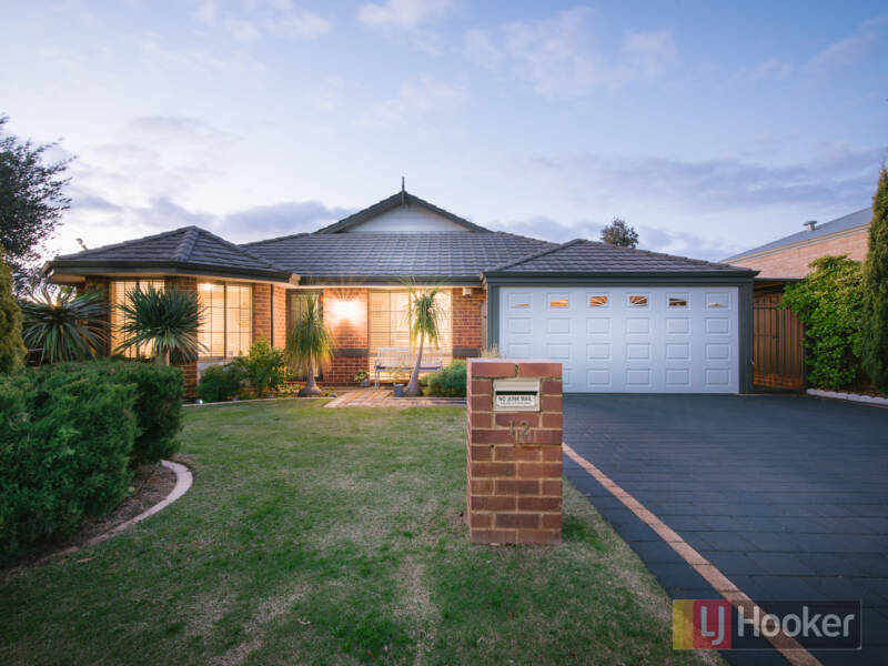 12 Winderie Crescent, ELLENBROOK, WA 6069 AUS