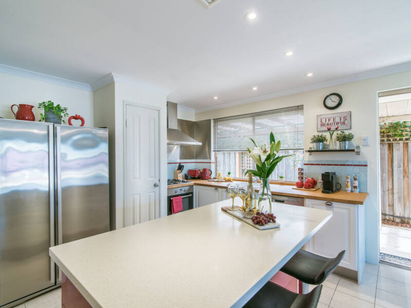18 Halpin Circle, ELLENBROOK, WA 6069 AUS