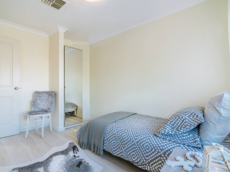 18 Halpin Circle, ELLENBROOK, WA 6069 AUS
