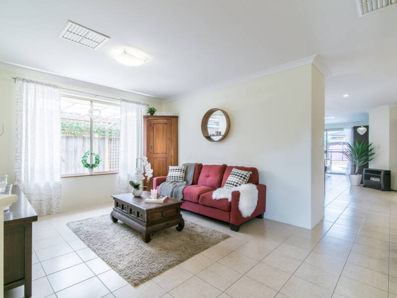 18 Halpin Circle, ELLENBROOK, WA 6069 AUS